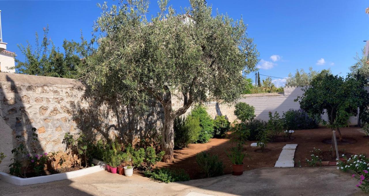 Olga'S Place Spetses Town Exterior photo